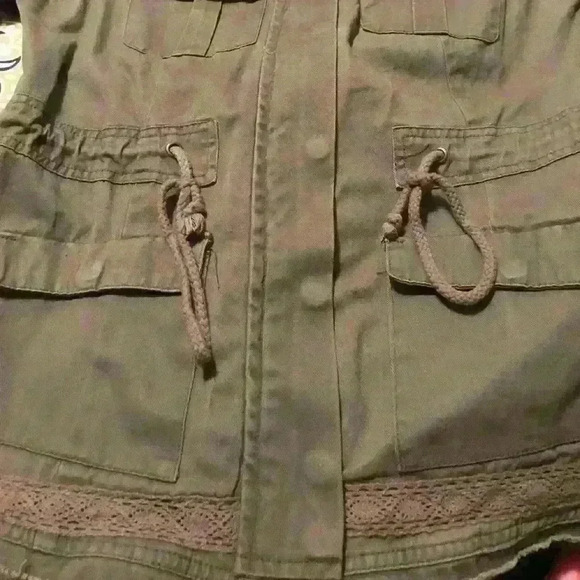 B Sweet green jacket size Medium - Picture 5 of 8